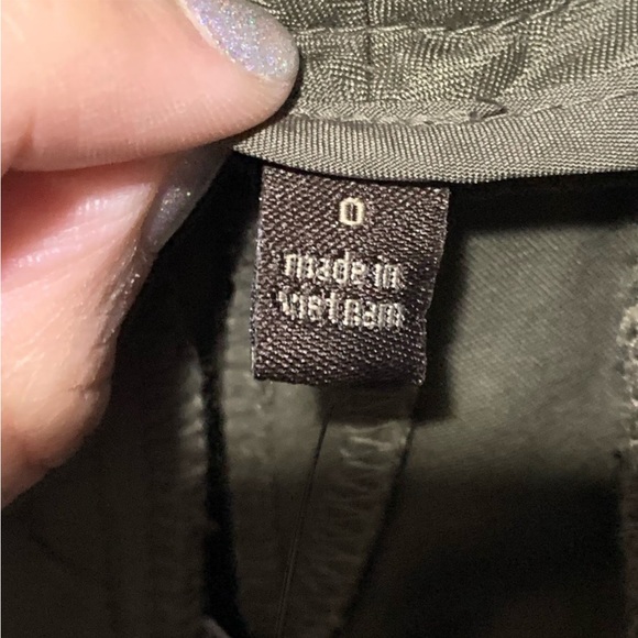 The Limited Drew Fit Shorts Green 0 NWT - Picture 8 of 13